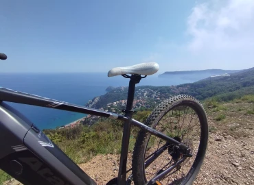 Cicloturismo, Weekend in e-MTB nella Riviera di Ponente