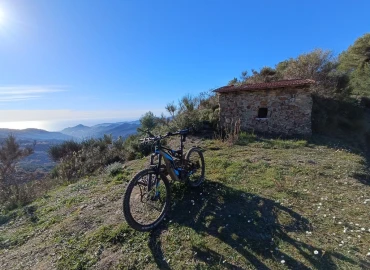 Cycle touring, Cycle-touring along the Ligurian Riviera