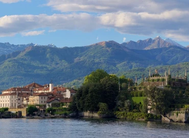 Trekking, Viaggio escursionistico nelle valli dell'Ossola