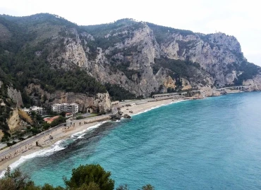 Trekking, Varigotti tra finocchietto e asparagi selvattici