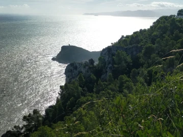 Trekking, Trekking in autonomia nel Finalese: Borgio–Noli