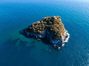 Trekking, Trekking e kayak a Finale Ligure, e non solo